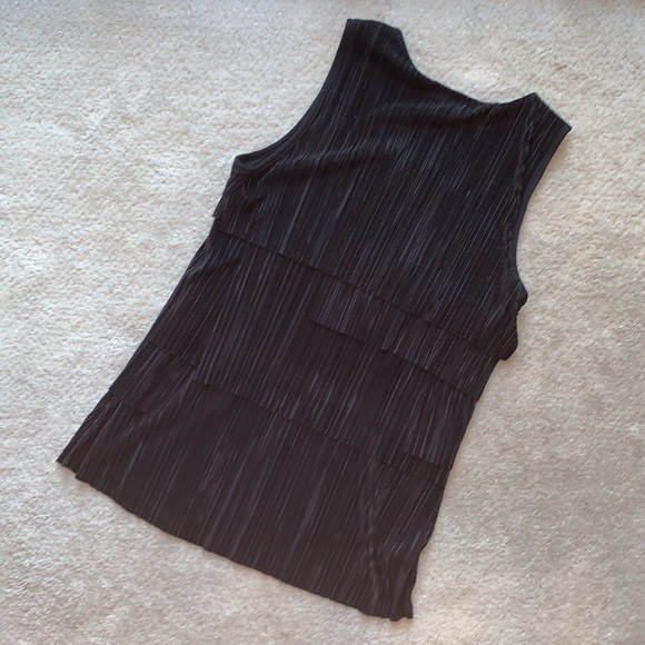 Aria Black Ruffled Textured Tank Blouse - Picture 9 of 9
